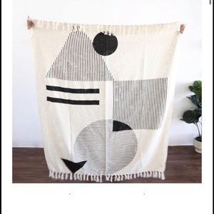NWT Holistic Habitat Throw Blanket